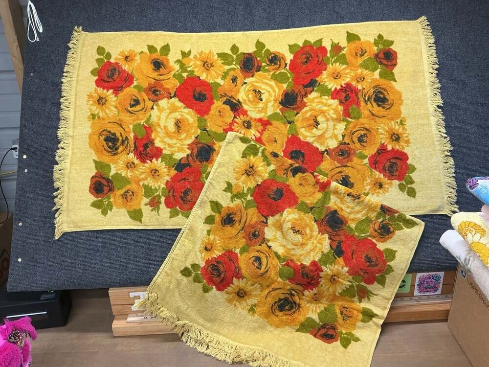 Vintage Fashion Manor JC Penney Yellow Floral Fringe Bath Towel Set